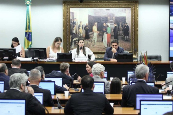 A Comissão de Constituição e Justiça (CCJ) da Câmara, comandada pela deputada Caroline de Toni (PL-SC), é dominada por parlamentares bolsonaristas/Crédito: Vinicius Loures/Câmara dos Deputados