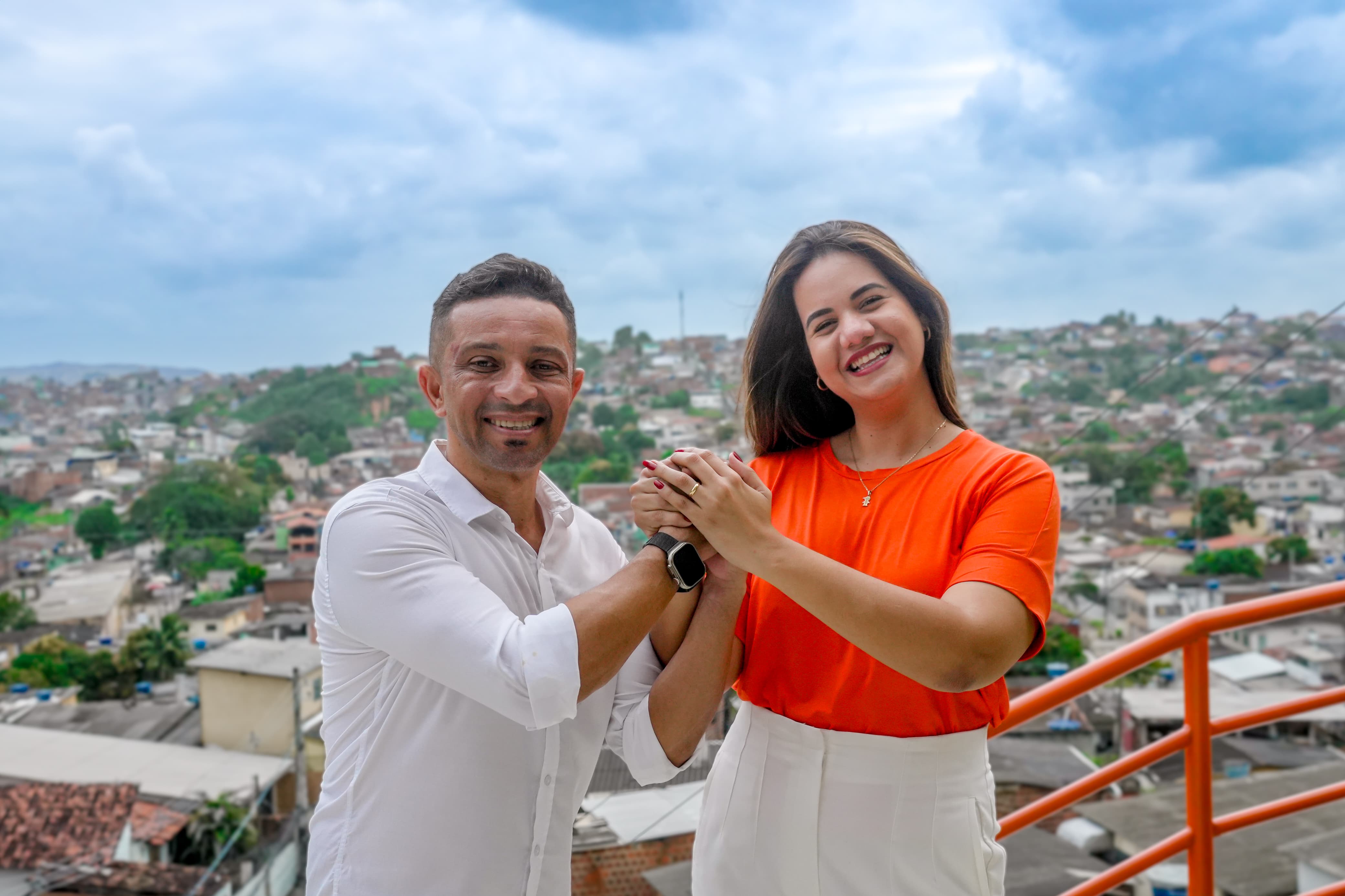 Chiquinho (Solidariedade) e Mirella Almeida (PSD), eleitos vice e prefeita de Olinda no último domingo (27)/Divulgação Chiquinho (Solidariedade) e Mirella Almeida (PSD), eleitos vice e prefeita de Olinda no último domingo (27)/Divulgação