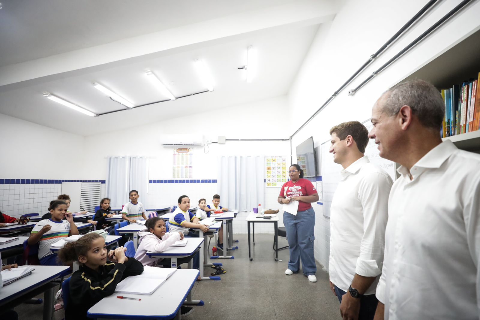 Ao todo, 3.428 servidores, entre professores e demais profissionais da Educação, deverão receber o pagamento nesta quinta-feira (31)/Foto: Rodolfo Loepert / Arquivo PCR