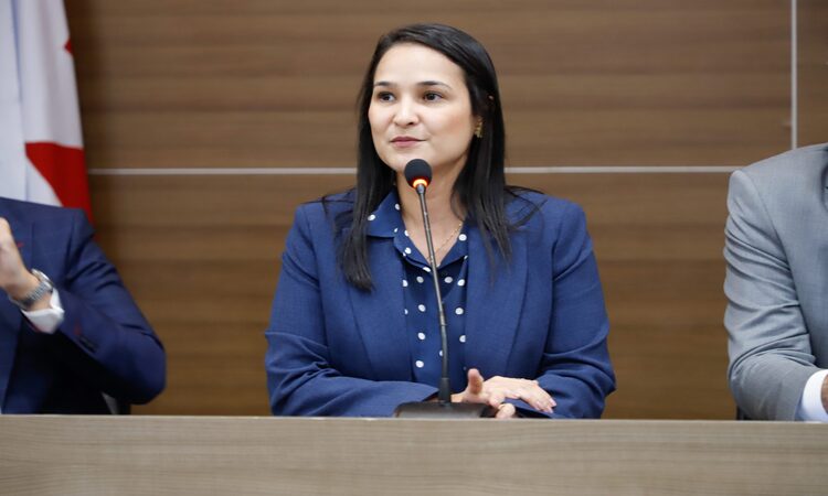Na decisão, o relator do caso, Cleodon Fonseca condenou a atitude de Ingrid Zanella e da chapa "Renovação Experiente" e ordenou a retirada imediata dos conteúdos difamatórios divulgados/Foto: Reprodução/OAB-PE Na decisão, o relator do caso, Cleodon Fonseca condenou a atitude de Ingrid Zanella e da chapa "Renovação Experiente" e ordenou a retirada imediata dos conteúdos difamatórios divulgados/Foto: Reprodução/OAB-PE