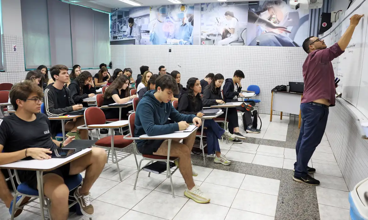 O SSA é o processo seletivo responsável pelo preenchimento de 50% das vagas dos cursos superiores da Universidade de Pernambuco (UPE)/Foto: José Cruz/Agência Brasil O SSA é o processo seletivo responsável pelo preenchimento de 50% das vagas dos cursos superiores da Universidade de Pernambuco (UPE)/Foto: José Cruz/Agência Brasil