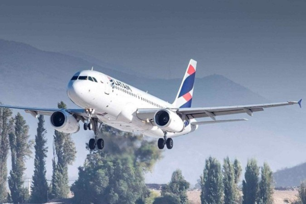 Latam terá de pagar R$ 30 mil para casal devido a morte de cachorro durante viagem/Crédito: Uai Turismo Latam terá de pagar R$ 30 mil para casal devido a morte de cachorro durante viagem/Crédito: Uai Turismo