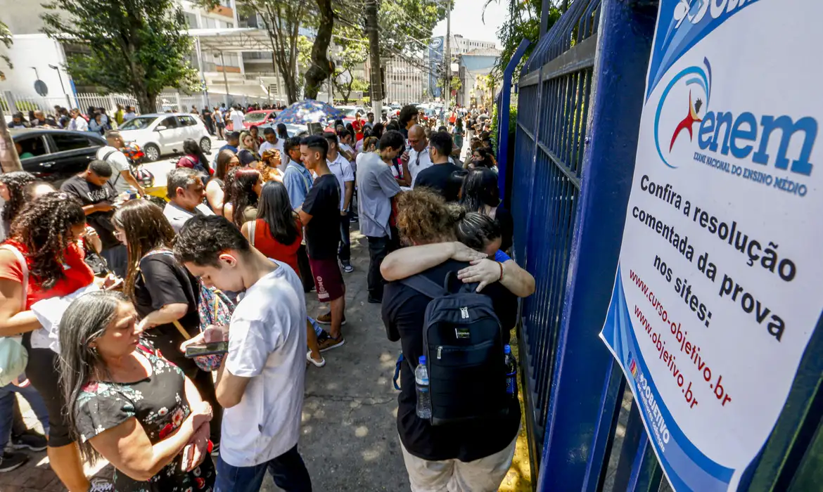A duração da prova será de cinco horas e meia neste primeiro domingo/foto: Paulo Pinto/Agência Brasil A duração da prova será de cinco horas e meia neste primeiro domingo/foto: Paulo Pinto/Agência Brasil
