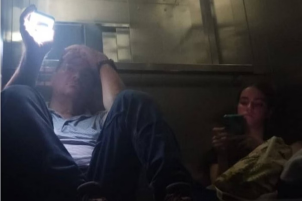 Estudante fica presa no elevador e perde o Enem/Crédito: Reprodução Estudante fica presa no elevador e perde o Enem/Crédito: Reprodução