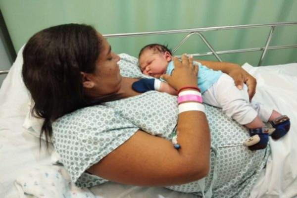 Bebê nasceu com mais de 5 kg/Créditos: Reprodução Bebê nasceu com mais de 5 kg/Créditos: Reprodução
