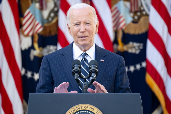 O presidente dos EUA, Joe Biden, dirige-se à nação no Rose Garden da Casa Branca, em Washington/Crédito: SAUL LOEB / AFP O presidente dos EUA, Joe Biden, dirige-se à nação no Rose Garden da Casa Branca, em Washington/Crédito: SAUL LOEB / AFP