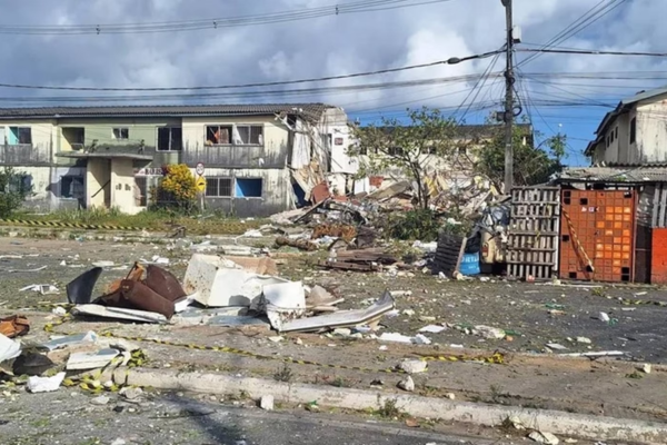 Três pessoas morreram e três ficaram feridas/Crédito: Gazeta Web/Rogério Costa Três pessoas morreram e três ficaram feridas/Crédito: Gazeta Web/Rogério Costa