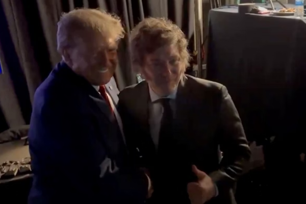 Donald Trump no primeiro encontro com Javier Milei/Crédito: Reprodução / Vídeo Donald Trump no primeiro encontro com Javier Milei/Crédito: Reprodução / Vídeo
