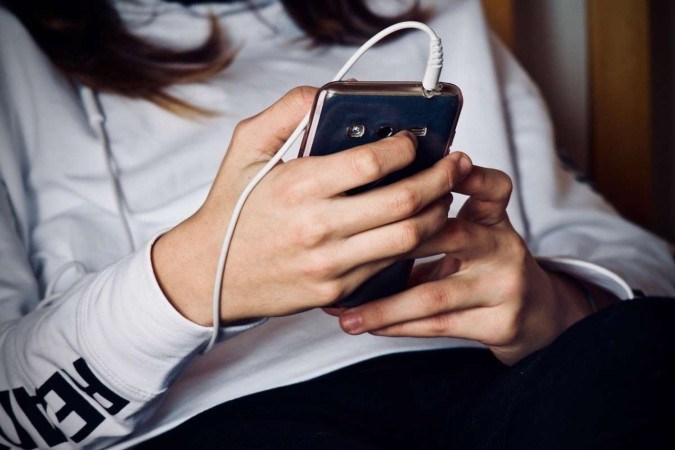 Os brasileiros entre 16 e 24 anos são os que mais apoiam, em algum nível, a proibição do celular em sala de aula/foto: Luisella Planeta LOVE PEACE/Pixabay Os brasileiros entre 16 e 24 anos são os que mais apoiam, em algum nível, a proibição do celular em sala de aula/foto: Luisella Planeta LOVE PEACE/Pixabay