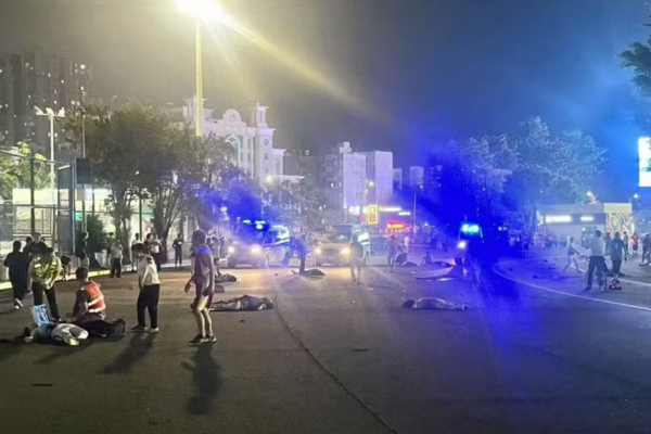 Motorista invade centro esportivo, atropela e mata 35 pessoas na China/Crédito: Reprodução