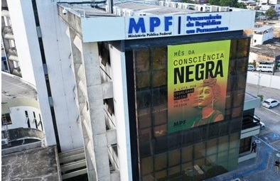 Fachada do MPF-PE, no recife, homenageia Dia da Consciência Negra/Foto: Divulgação