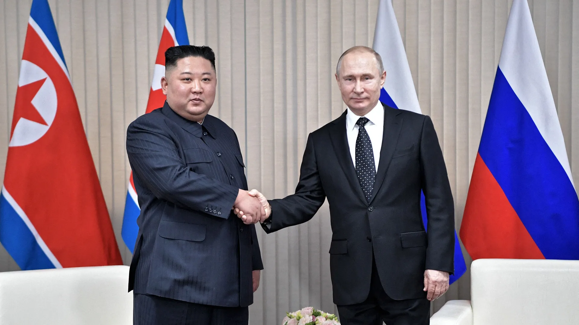 Presidente da Rússia, Vladimir Putin e o
O líder norte-coreano Kim Jong Un e o presidente russo, Vladimir Putin/foto: Alexey Nikolsky/Sputnik/AFP via Getty Images Presidente da Rússia, Vladimir Putin e o
O líder norte-coreano Kim Jong Un e o presidente russo, Vladimir Putin/foto: Alexey Nikolsky/Sputnik/AFP via Getty Images