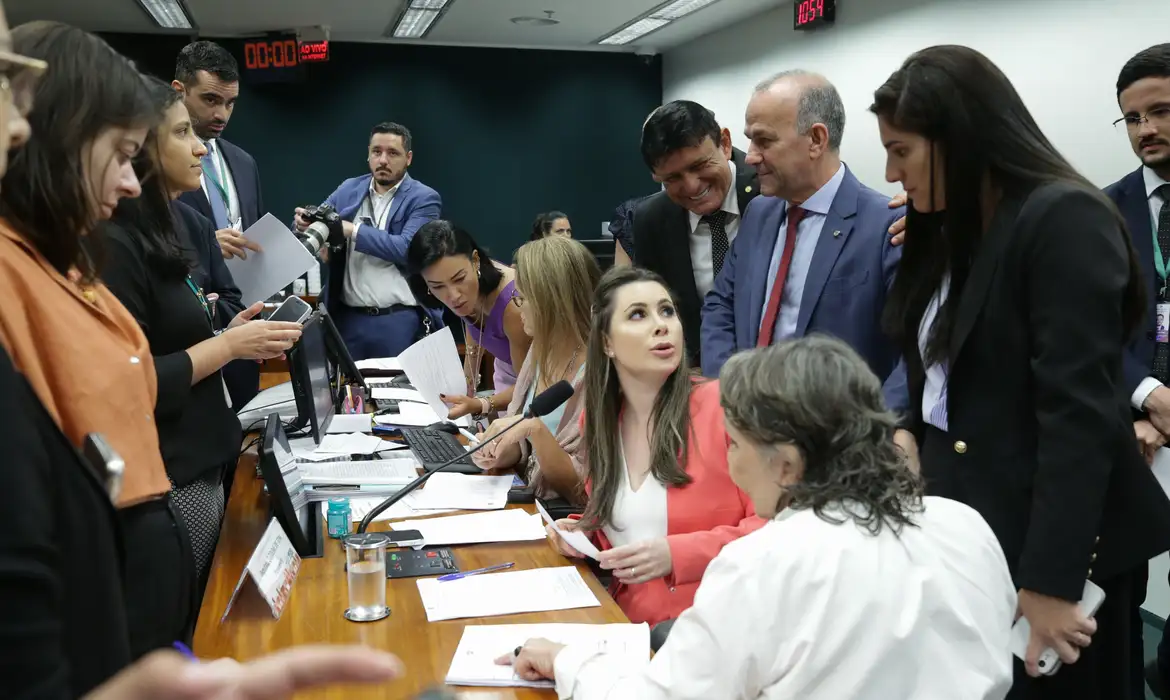 PEC nº 164/12 proíbe o aborto legal no Brasil/foto: Lula Marques/ Agência Brasil PEC nº 164/12 proíbe o aborto legal no Brasil/foto: Lula Marques/ Agência Brasil