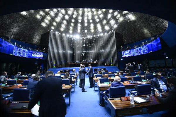O texto atende o pedido do STF que recentemente pediu regras mais claras e transparência no repasse das emendas/Crédito: Agência Brasil O texto atende o pedido do STF que recentemente pediu regras mais claras e transparência no repasse das emendas/Crédito: Agência Brasil