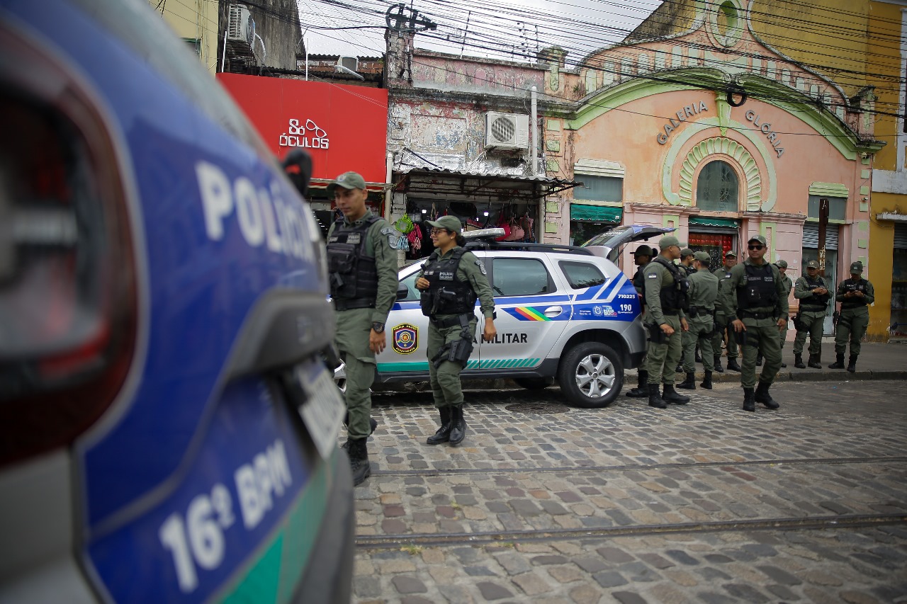 Serão empregados 180 lançamentos diários, até 31 de dezembro, nos bairros de Santo Antônio, São José, Ilha Joana Bezerra, Boa Vista, Coelhos, Santo Amaro e Recife Antigo/Foto: Rafael Vieira/DP foto Serão empregados 180 lançamentos diários, até 31 de dezembro, nos bairros de Santo Antônio, São José, Ilha Joana Bezerra, Boa Vista, Coelhos, Santo Amaro e Recife Antigo/Foto: Rafael Vieira/DP foto