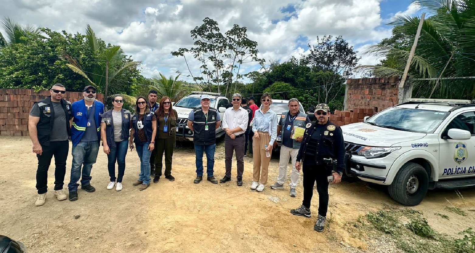 Entre as práticas criminosas estavam desmatamentos, construções irregulares em loteamento clandestino e desvio do curso de um rio em áreas de preservação permanente/Foto: MPPE Entre as práticas criminosas estavam desmatamentos, construções irregulares em loteamento clandestino e desvio do curso de um rio em áreas de preservação permanente/Foto: MPPE