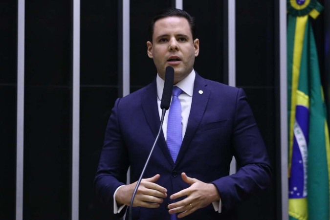 Autor da PEC, Rodrigo Valadares tentou desvincular o autor do atentado de grupos políticos de direita/Foto: Vinicius Loures/Câmara dos Deputados