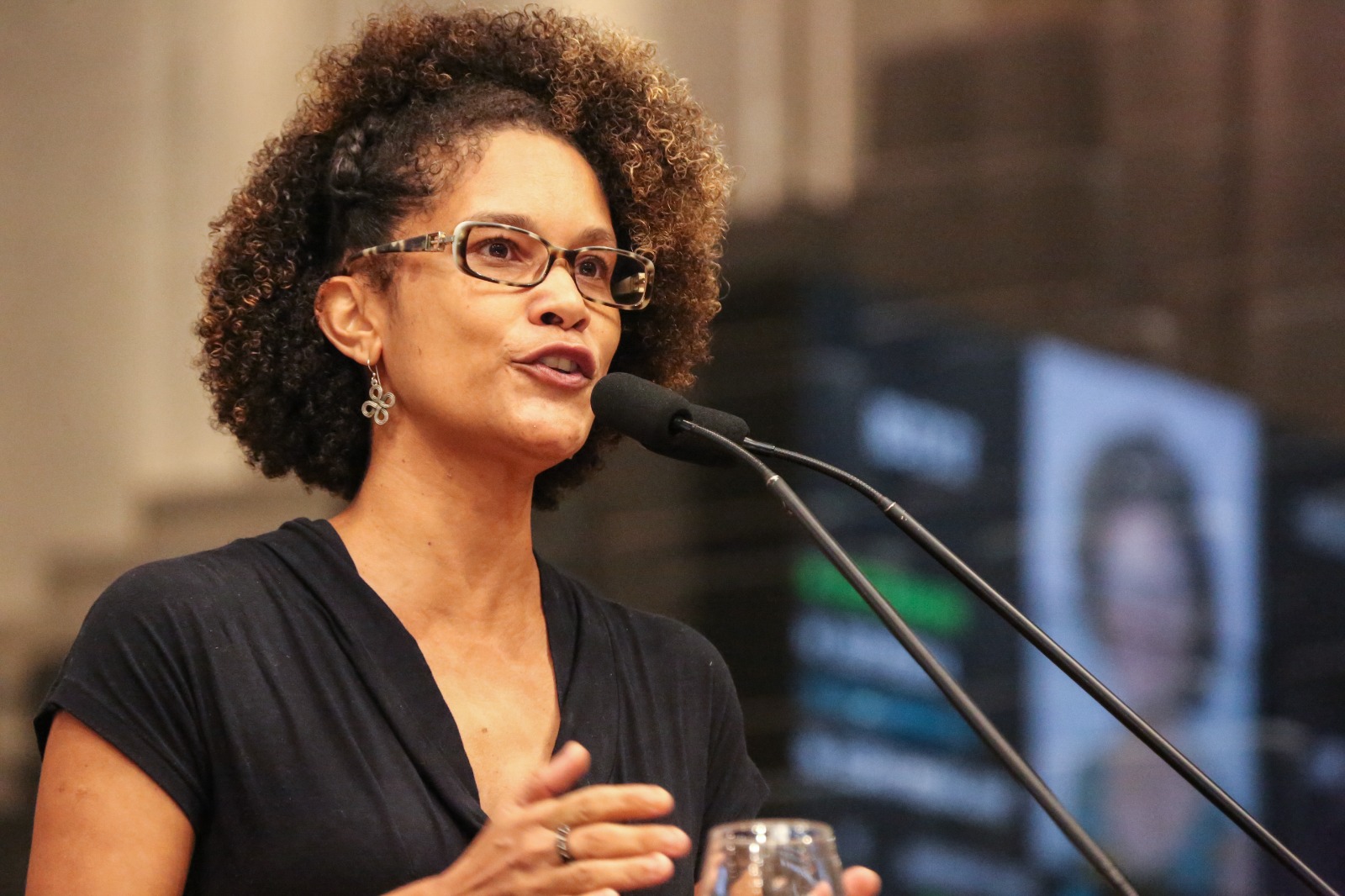 Jô Cavalcanti (Psol) foi a única mulher negra eleita para a Câmara no Recife/Alepe/Divulgação Jô Cavalcanti (Psol) foi a única mulher negra eleita para a Câmara no Recife/Alepe/Divulgação