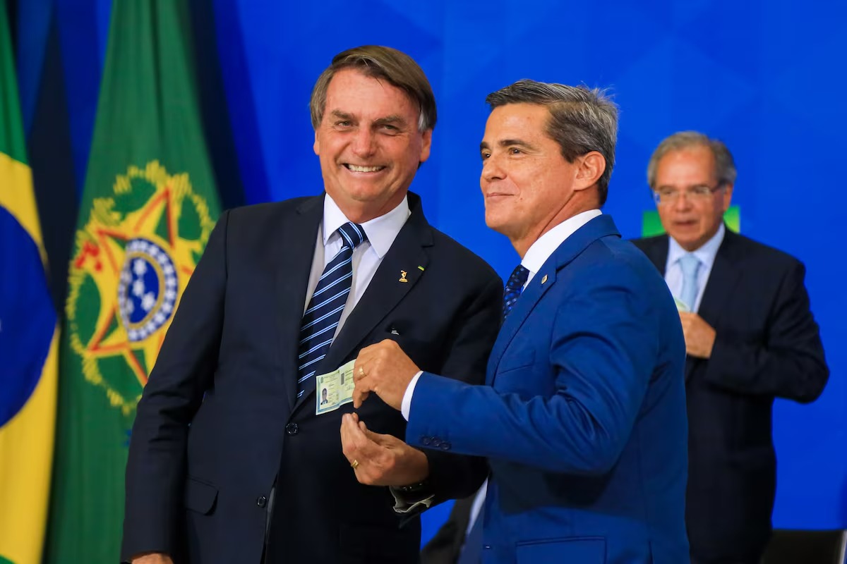 Ex-presidente Bolsonaro e o Ex-secretário-executivo e ex-ministro interino da Secretaria-Geral da Presidência, general Mario Fernandes/foto: Eduardo Menezes/Secretaria-Geral da Presidência Ex-presidente Bolsonaro e o Ex-secretário-executivo e ex-ministro interino da Secretaria-Geral da Presidência, general Mario Fernandes/foto: Eduardo Menezes/Secretaria-Geral da Presidência