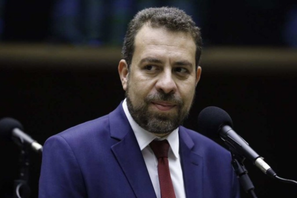 Projeto de Boulos recebeu apoio até do deputado federal Nikolas Ferreira (PL-MG)/Crédito: Mário Agra/Câmara dos Deputados