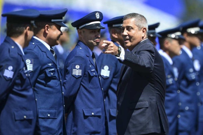Braga Netto durante uma cerimônia militar em Brasília enquanto ainda era ministro da Defesa, em 2022/foto: Marcelo Camargo/Agência Brasil Braga Netto durante uma cerimônia militar em Brasília enquanto ainda era ministro da Defesa, em 2022/foto: Marcelo Camargo/Agência Brasil