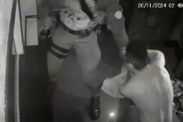 O policial que atirou e o que estava acompanhando ele irão ficar afastados até a investigação do caso ser concluída