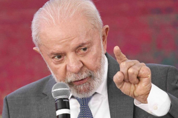 Lula prestou solidariedade aos familiares das vítimas do acidente que matou 18 pessoas em Alagoas/Crédito: Marcelo Camargo/Agência Brasil Lula prestou solidariedade aos familiares das vítimas do acidente que matou 18 pessoas em Alagoas/Crédito: Marcelo Camargo/Agência Brasil