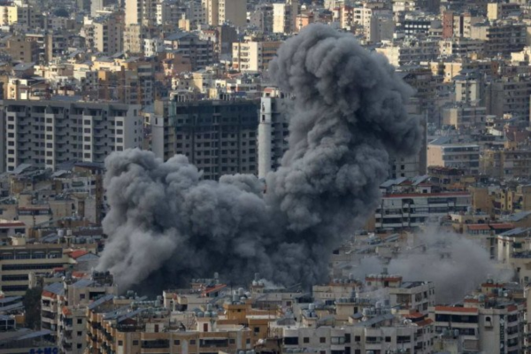 Aviação israelense bombardeia subúrbio xiita na região sul de Beirute: bastião do Hezbollah sob ataque/Crédito: Ibrahim Amro/AFP Aviação israelense bombardeia subúrbio xiita na região sul de Beirute: bastião do Hezbollah sob ataque/Crédito: Ibrahim Amro/AFP