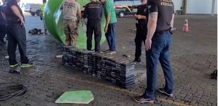 Cocaína foi apreendida em poeto, dento de quiosques/Foto:PF