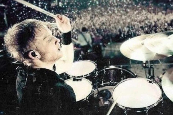 Bob Bryar fez deixou a banda My Chemical Romance em 2010/Reprodução Instagram @bobbryar.crew Bob Bryar fez deixou a banda My Chemical Romance em 2010/Reprodução Instagram @bobbryar.crew