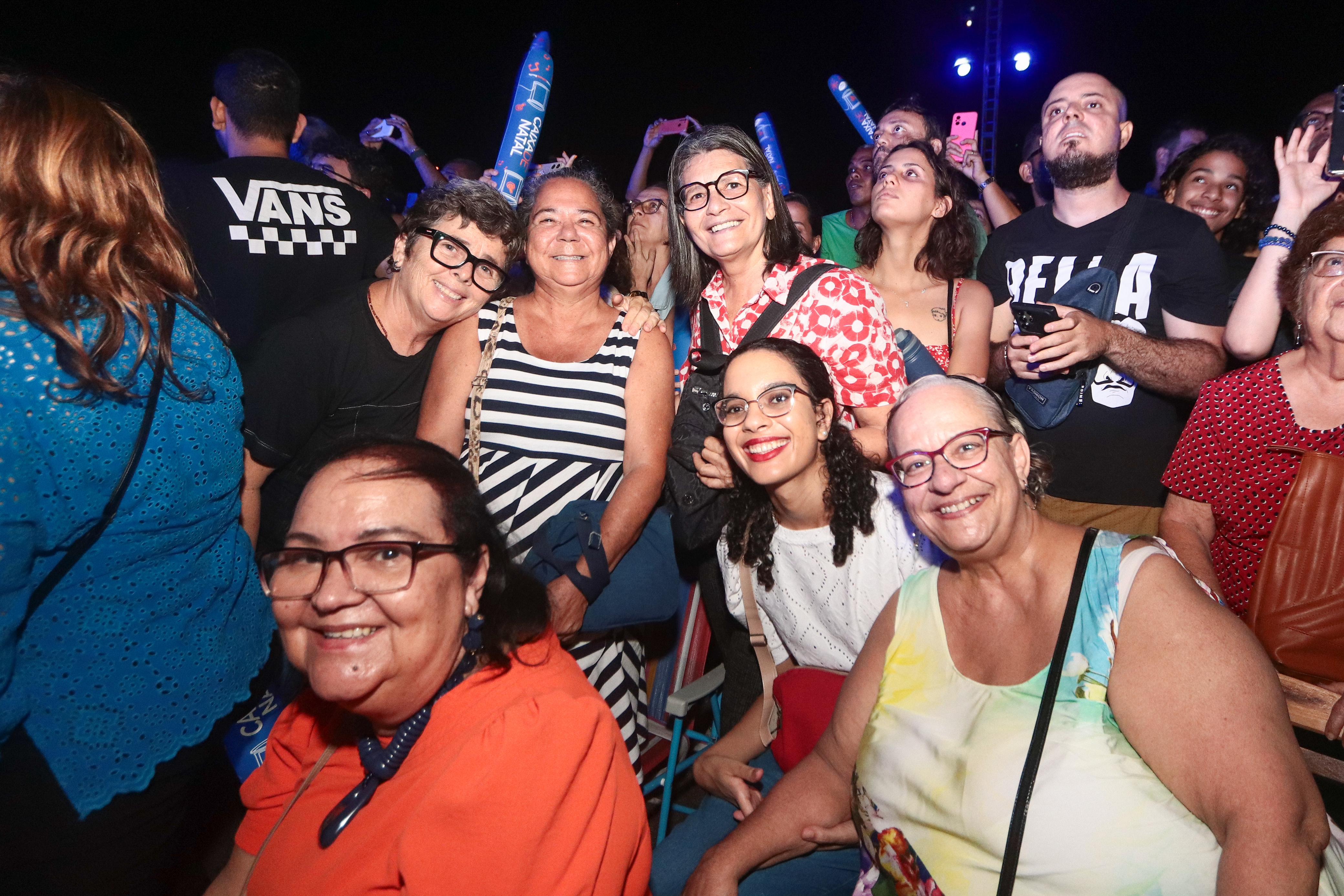 A médica Cristina Sette, de 61 anos, que há anos acompanha o evento, levou a sobrinha Raquel Sette, 18, para conhecer a tradicional cantata de Natal