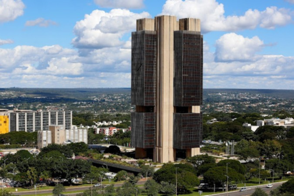 Mercado passa a prever uma alta maior de juros no próximo ano. Para 2025, a estimativa foi elevada de 12,25% para 12,63% ao ano/Crédito: DINO Mercado passa a prever uma alta maior de juros no próximo ano. Para 2025, a estimativa foi elevada de 12,25% para 12,63% ao ano/Crédito: DINO