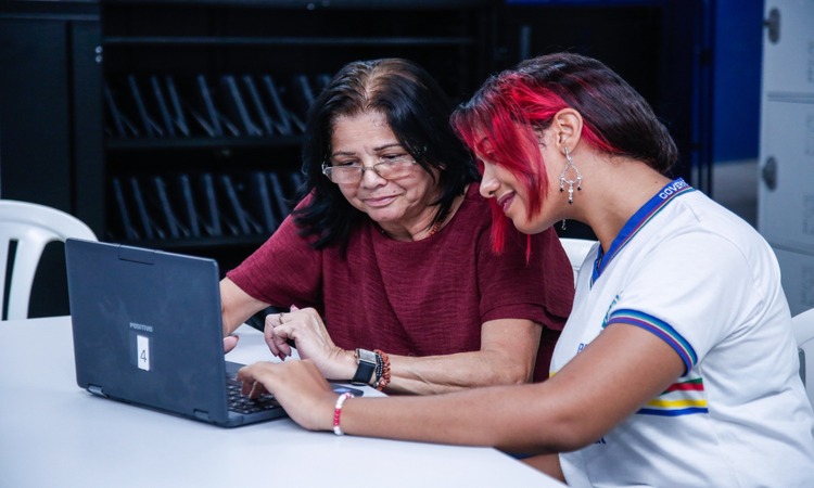 A iniciativa faz parte do PE Digital e é mais uma ação do Juntos pela Educação, que está investindo cerca de R$ 5,5 bilhões em todo o Estado/Foto: Filipe Jordão/SEE A iniciativa faz parte do PE Digital e é mais uma ação do Juntos pela Educação, que está investindo cerca de R$ 5,5 bilhões em todo o Estado/Foto: Filipe Jordão/SEE