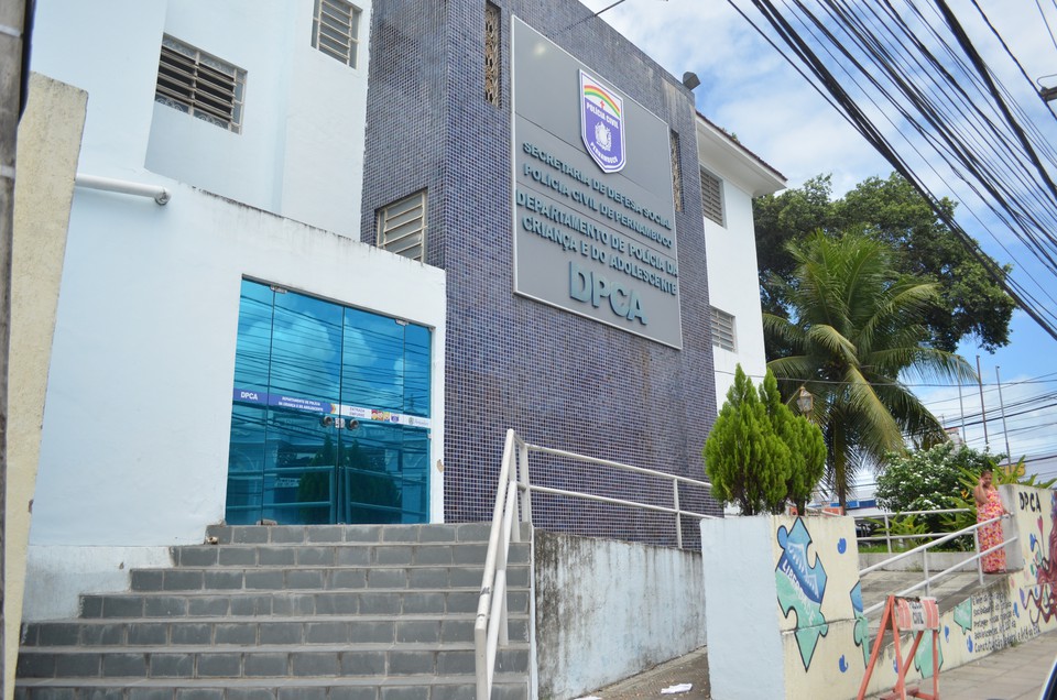 Foto: Reprodução/Menino foi levado para o Departamento de Polícia da Criança e do Adolescente (DPCA) Foto: Reprodução/Menino foi levado para o Departamento de Polícia da Criança e do Adolescente (DPCA)