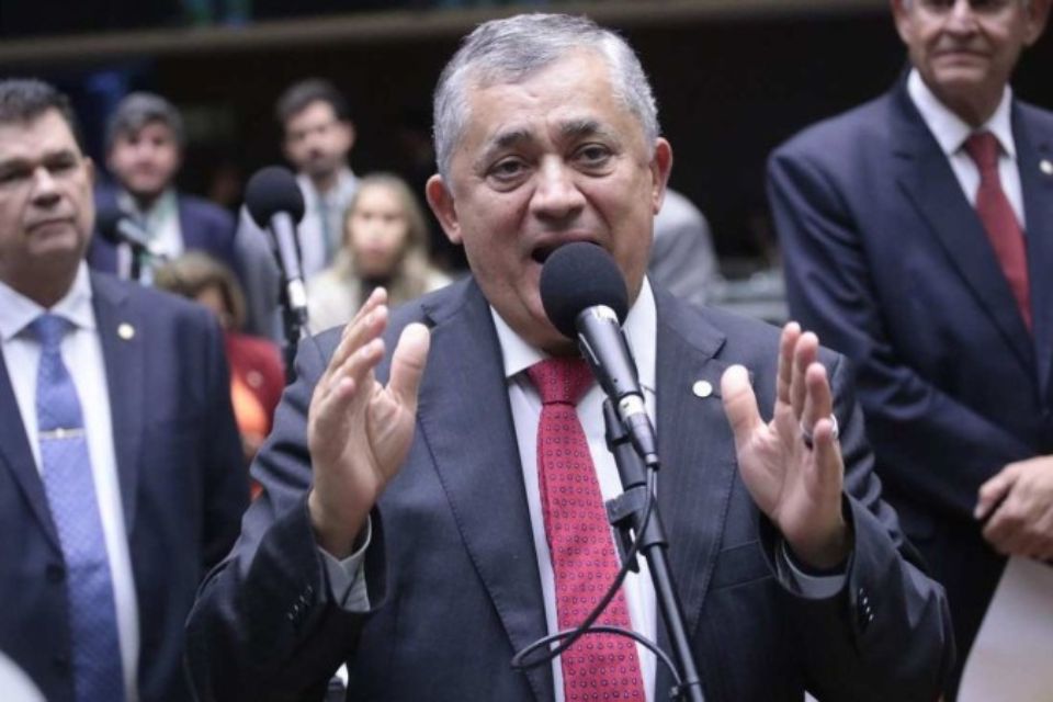 Guimarães: ''O governo, o país precisam votar essa PEC até 20 de dezembro. E obedecendo aos ritos: as 10 sessões''/Crédito: Vinicius Loures/Câmara dos Deputados Guimarães: ''O governo, o país precisam votar essa PEC até 20 de dezembro. E obedecendo aos ritos: as 10 sessões''/Crédito: Vinicius Loures/Câmara dos Deputados