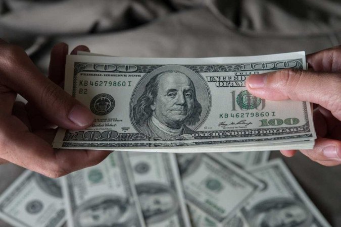 Valor do dólar bateu recorde nesta quinta-feira (28/foto: Freepik Valor do dólar bateu recorde nesta quinta-feira (28/foto: Freepik