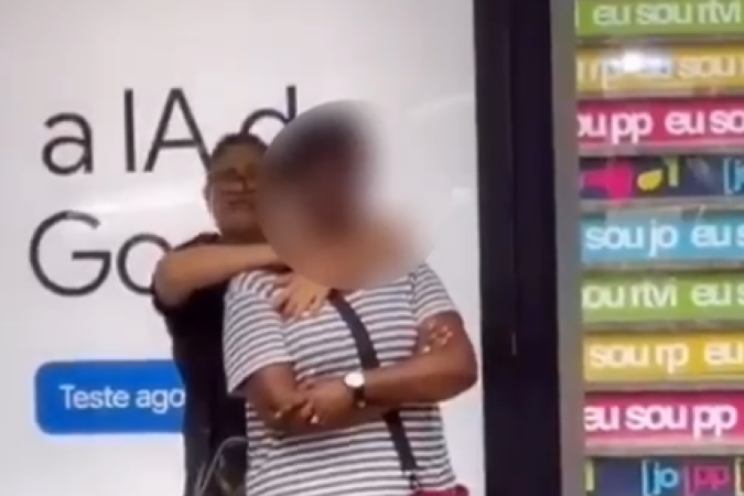 Polícia Militar foi acionada por volta das 12h13 e direcionou agentes para negociar a rendição com a mulher/foto: Reprodução/X Polícia Militar foi acionada por volta das 12h13 e direcionou agentes para negociar a rendição com a mulher/foto: Reprodução/X