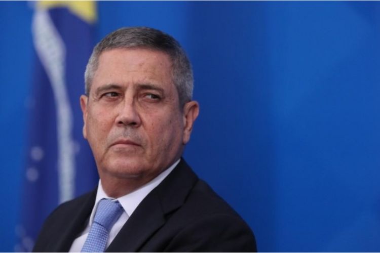 Braga Netto está detido na 1ª Divisão do Exército, no Rio, mas pode ser transferido para Brasília/Crédito: IsacNóbrega/PR Braga Netto está detido na 1ª Divisão do Exército, no Rio, mas pode ser transferido para Brasília/Crédito: IsacNóbrega/PR