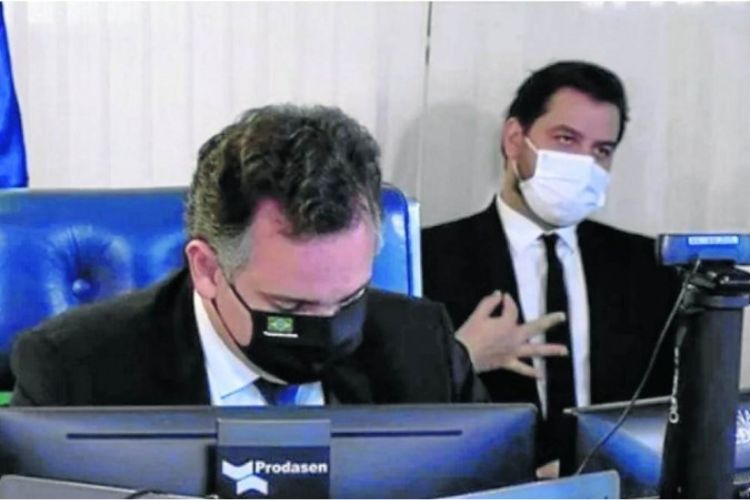 Filipe Martins fez o gesto com conotação racista em sessão do Senado no dia 24 de março/Crédito: Reprodução/TV Senado Filipe Martins fez o gesto com conotação racista em sessão do Senado no dia 24 de março/Crédito: Reprodução/TV Senado