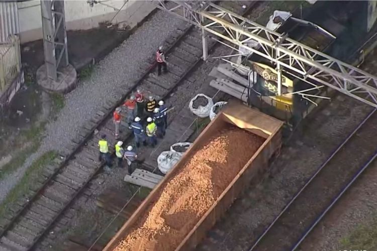 O descarrilamento ocorreu na Estação Brás, na madrugada desta quarta-feira (18)/Crédito: Reprodução / TV Globo O descarrilamento ocorreu na Estação Brás, na madrugada desta quarta-feira (18)/Crédito: Reprodução / TV Globo