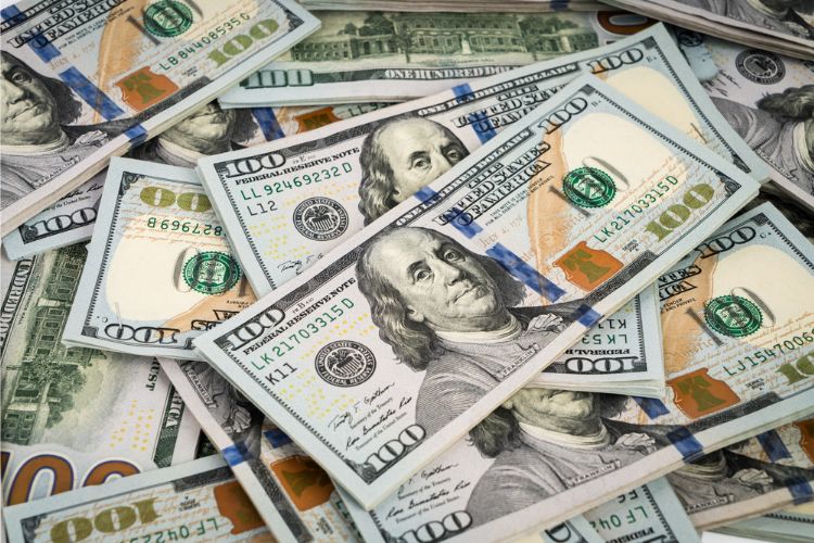 Com o novo leilão o BC terá injetado cerca de US$ 15 bilhões no mercado de câmbio apenas em dezembro/Crédito: Freepik Com o novo leilão o BC terá injetado cerca de US$ 15 bilhões no mercado de câmbio apenas em dezembro/Crédito: Freepik