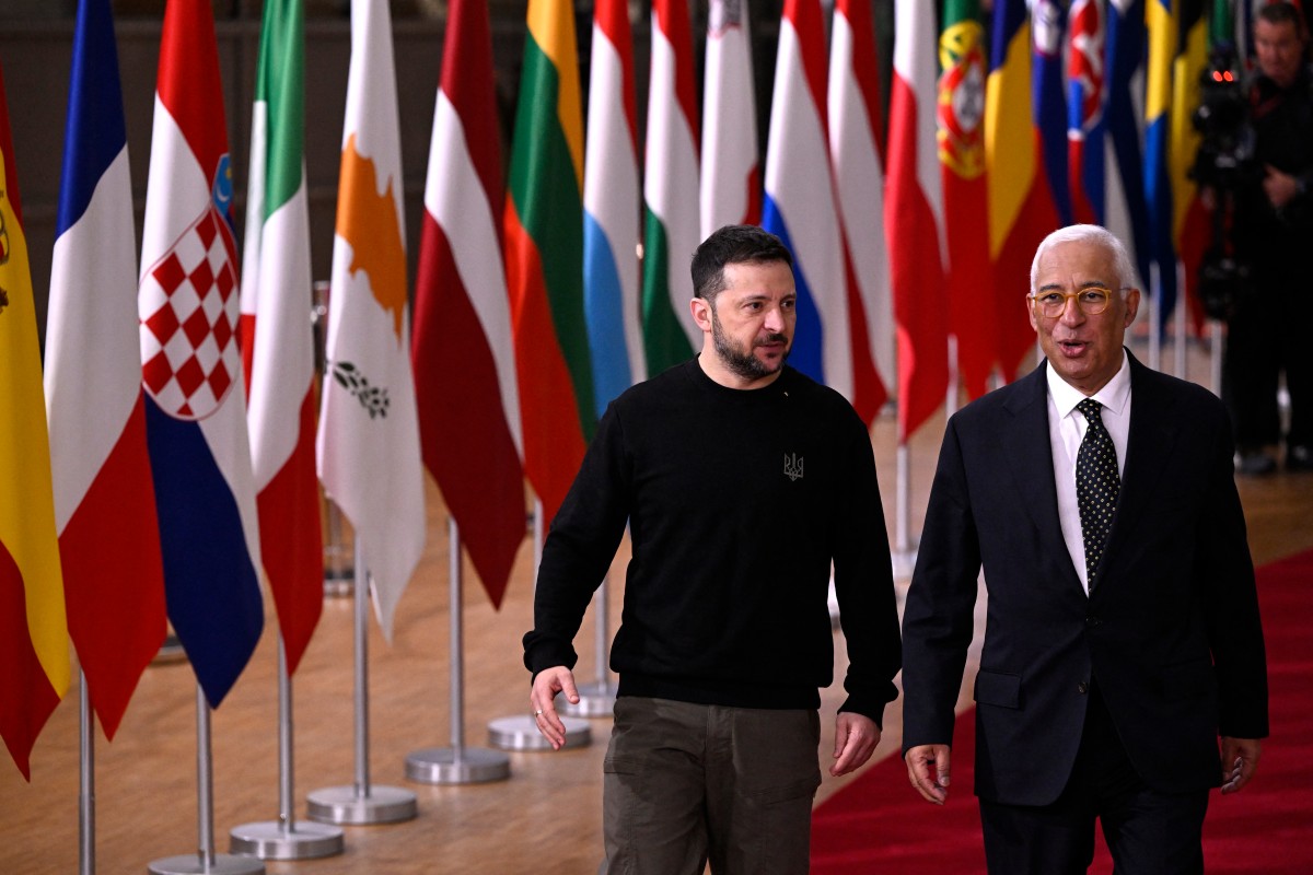 O presidente da Ucr&acirc;nia, Volodymyr Zelensky, e o presidente do Conselho Europeu, Antonio Costa/Foto: JOHN THYS/AFP