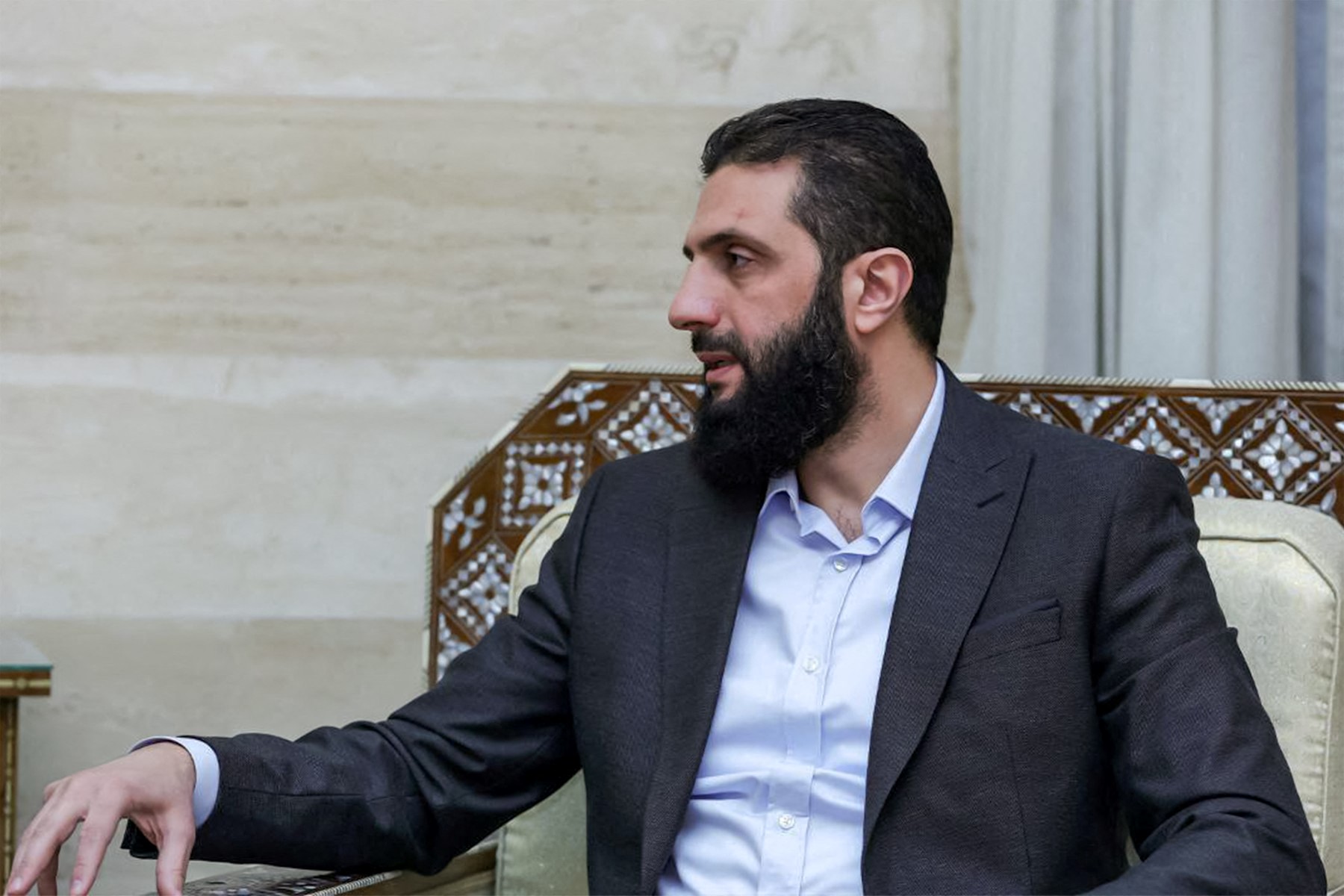 Ahmed al-Sharaa (anteriormente conhecido como Abu Mohammed al-Jolani), chefe do grupo islâmico Hayat Tahrir al-Sham (HTS)/Foto: AFP PHOTO / SANA TELEGRAM CHANNEL