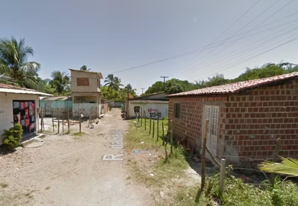 Mulher foi morta dentro de casa, na Rua da Saúde, em Bairro de Jangada/Foto: Reprodução/Google Maps Mulher foi morta dentro de casa, na Rua da Saúde, em Bairro de Jangada/Foto: Reprodução/Google Maps