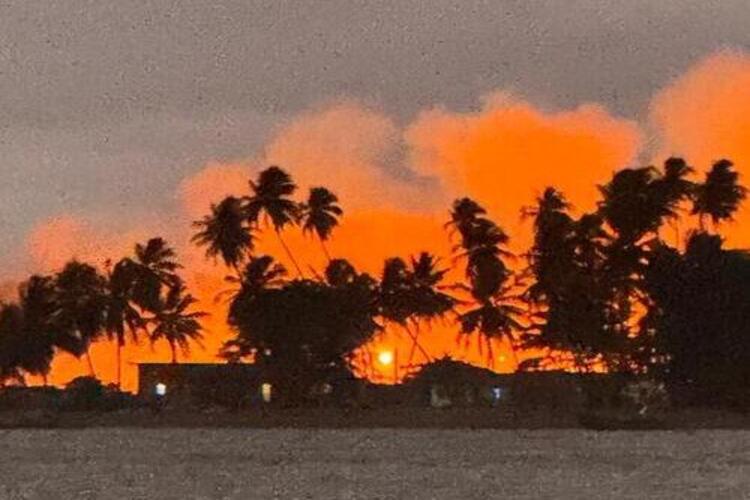 Incêndio em São Miguel dos Milagres, Alagoas/Foto: Reprodução/WhatsApp