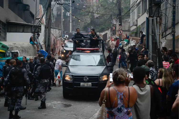 Em até 90 dias, o Ministério da Justiça vai editar uma portaria para detalhar os procedimentos que deverão ser adotados pelos policiais de todo o país/Crédito: Agência Brasil Em até 90 dias, o Ministério da Justiça vai editar uma portaria para detalhar os procedimentos que deverão ser adotados pelos policiais de todo o país/Crédito: Agência Brasil