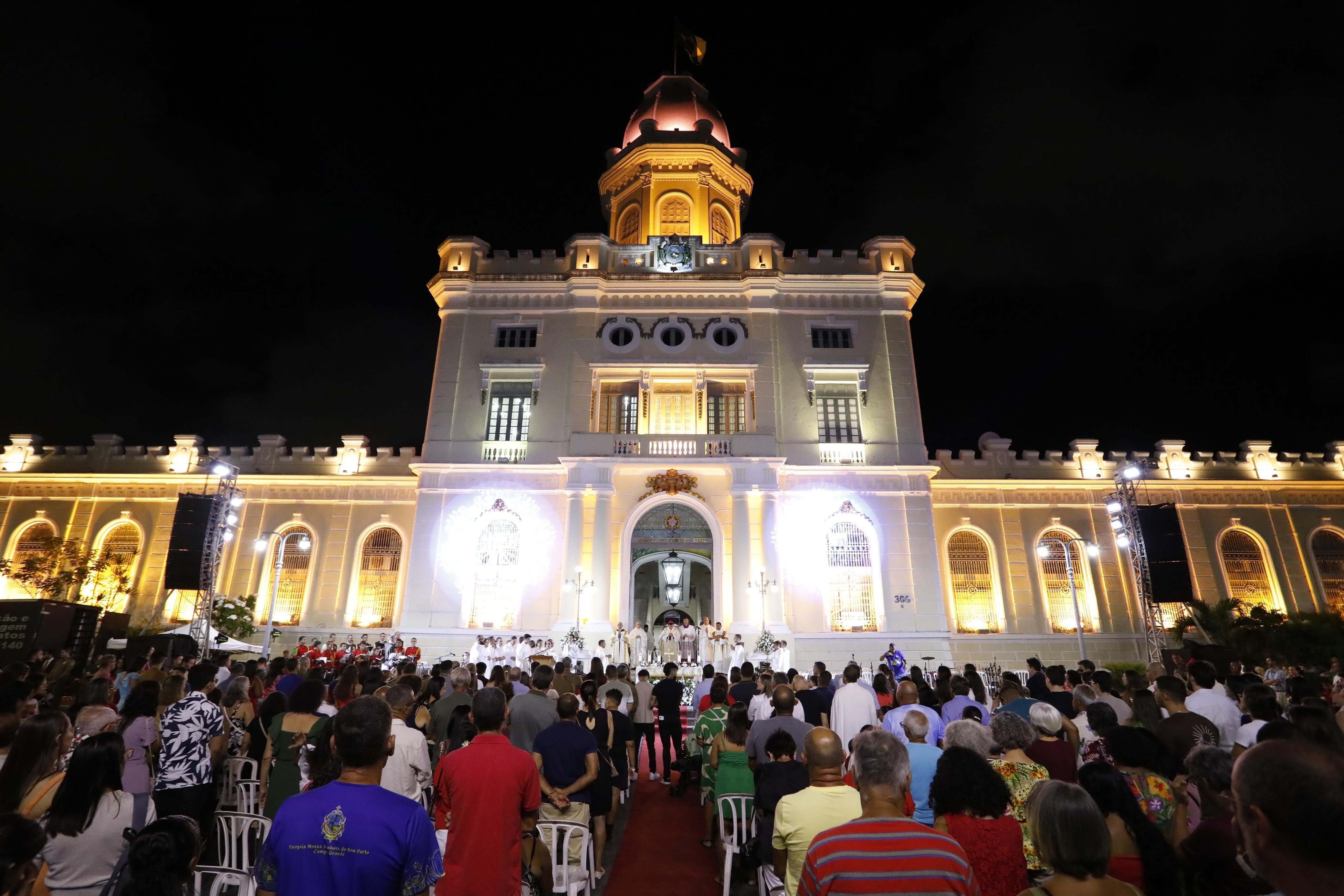 Quartel da PM foi palco de missa de Natal/Foto: Governo de Pernambuco Quartel da PM foi palco de missa de Natal/Foto: Governo de Pernambuco