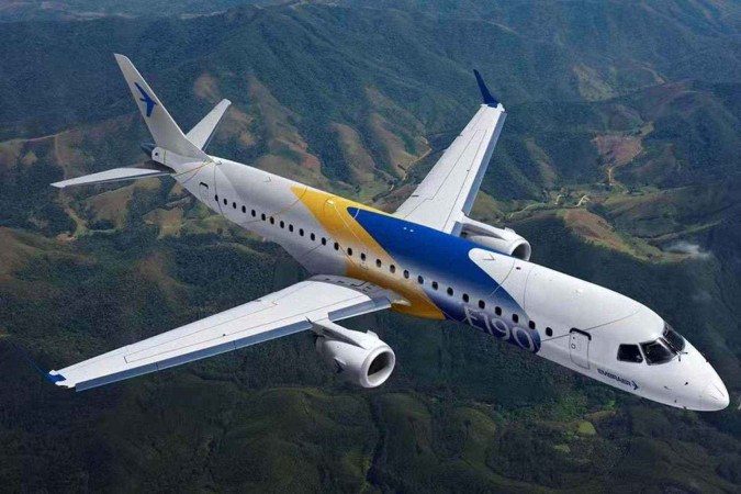 Avi&atilde;o da Azerbaijan Airlines, fabricado pela brasileira Embraer, colidiu com o solo ap&oacute;s desviar a rota mais de 400km/foto: Divulga&ccedil;&atilde;o/Embraer