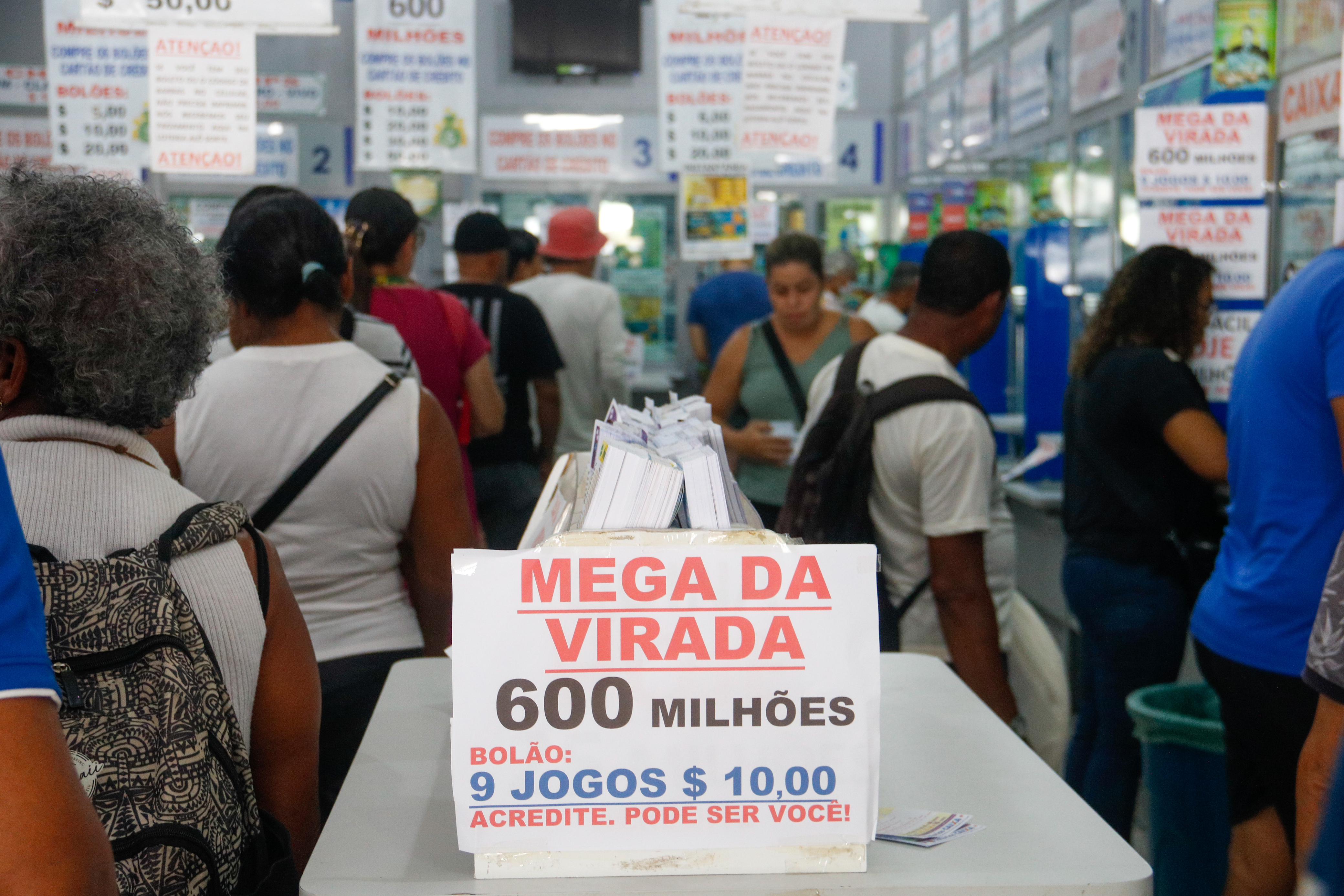 As apostas na Mega da Virada podem ser por jogos individuais e por meio do dolão/Marina Torres/DP Foto As apostas na Mega da Virada podem ser por jogos individuais e por meio do dolão/Marina Torres/DP Foto