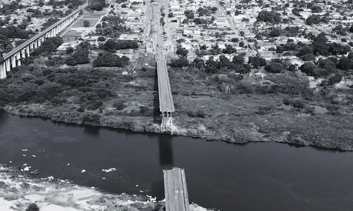 A estrutura, que liga os estados do Maranhão e do Tocantins, desabou no último dia 22/foto: Prefeitura de Estreito